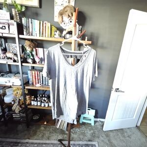 Under Armour Light Gray Women's Short Sleeve Tee